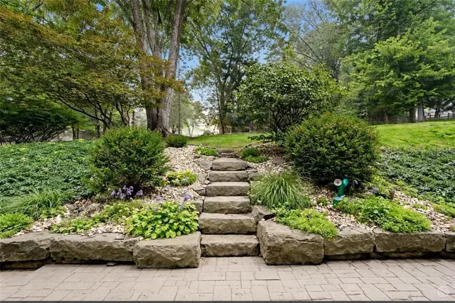 10062 Oakridge Drive gallery image 17