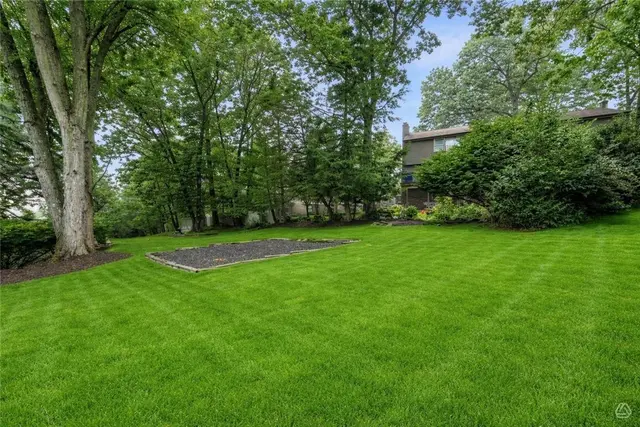 10062 Oakridge Drive gallery image 18