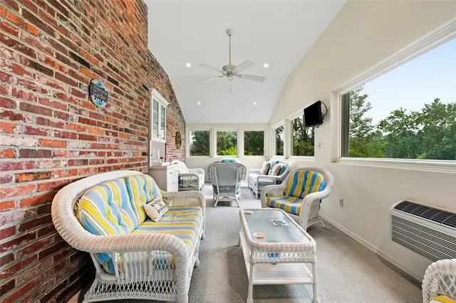 10062 Oakridge Drive gallery image 31