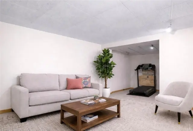 10062 Oakridge Drive gallery image 32