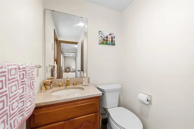 10062 Oakridge Drive gallery image 37
