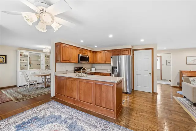 10062 Oakridge Drive gallery image 42