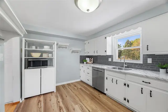 1007 Bernice Dr gallery image 21