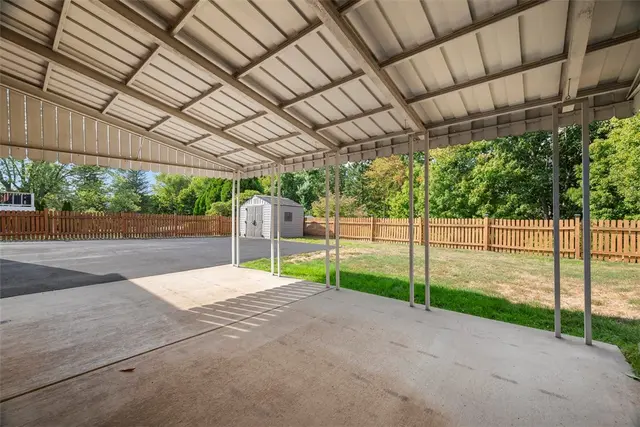 1007 Bernice Dr gallery image 23