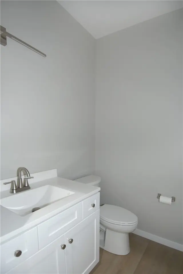 10071 Old Perry gallery image 33