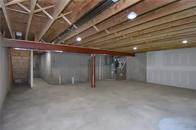 10071 Old Perry gallery image 34
