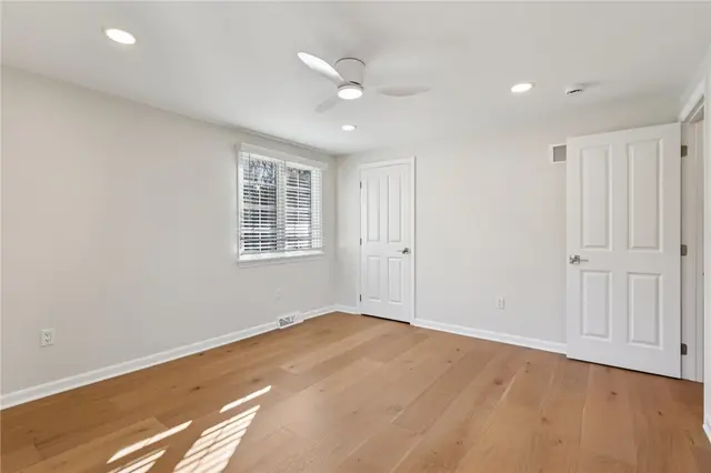 10073 Oakridge Drive gallery image 2