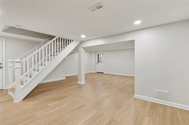 10073 Oakridge Drive gallery image 9