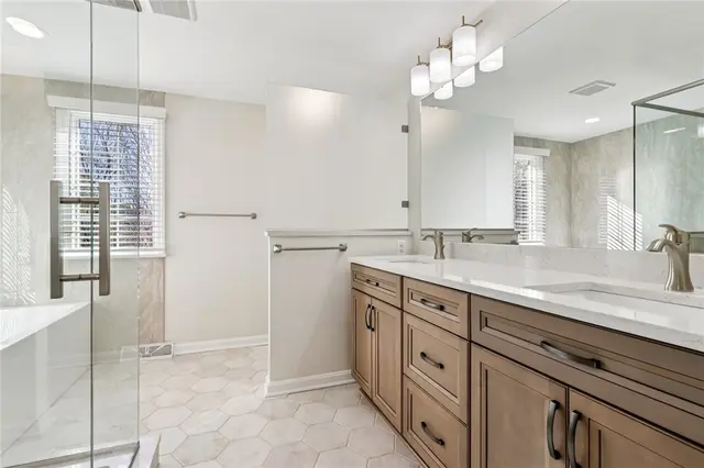 10073 Oakridge Drive gallery image 14