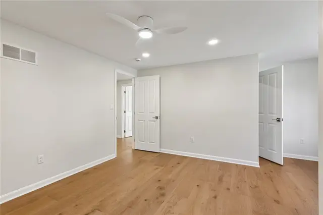 10073 Oakridge Drive gallery image 16