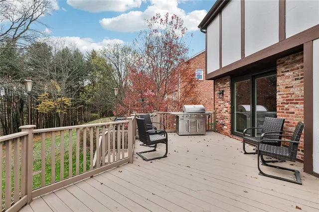 10073 Oakridge Drive gallery image 28