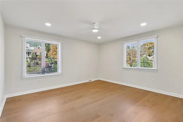 10073 Oakridge Drive gallery image 29