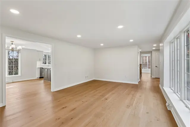 10073 Oakridge Drive gallery image 32