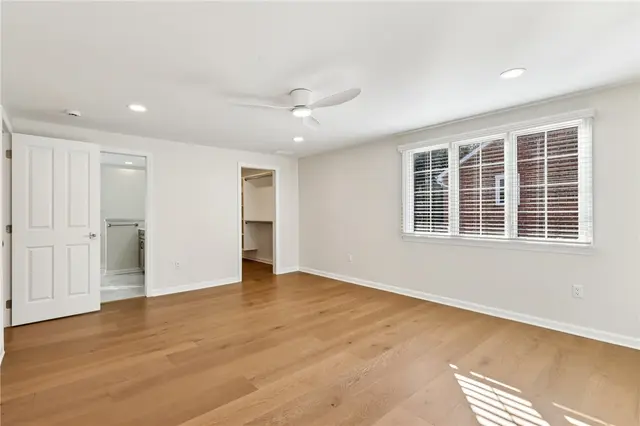 10073 Oakridge Drive gallery image 35