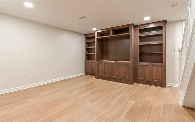 10073 Oakridge Drive gallery image 36