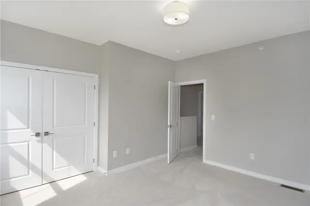 10075 Old Perry gallery image 6