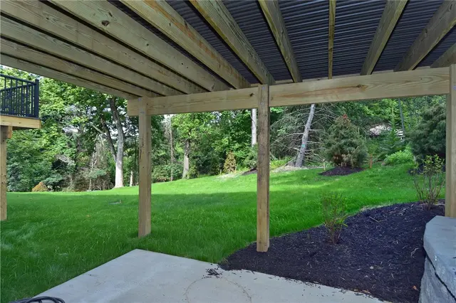 10075 Old Perry gallery image 12