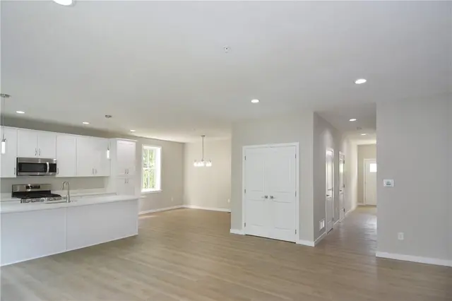 10075 Old Perry gallery image 13