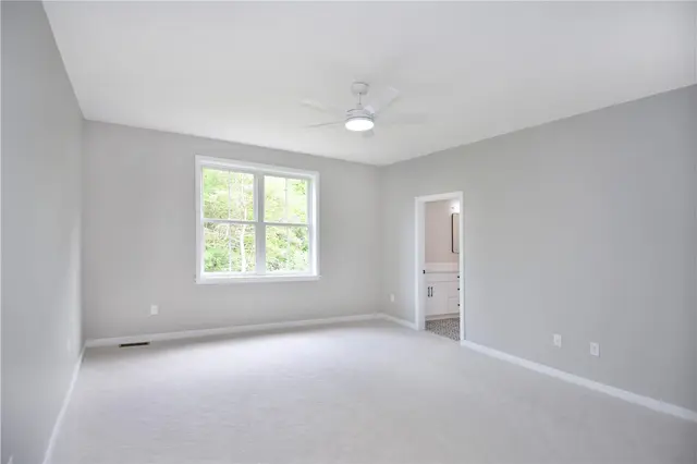 10075 Old Perry gallery image 16