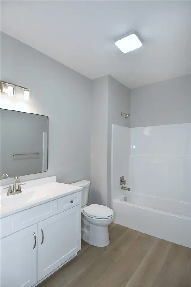 10075 Old Perry gallery image 23