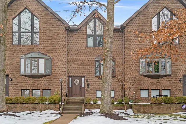 10098 Mansion Dr gallery image 2