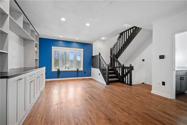 10098 Mansion Dr gallery image 4