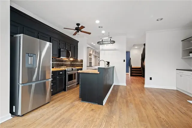 10098 Mansion Dr gallery image 11