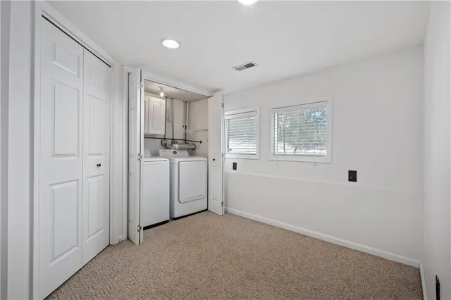 10098 Mansion Dr gallery image 22