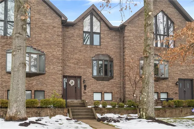 10098 Mansion Dr