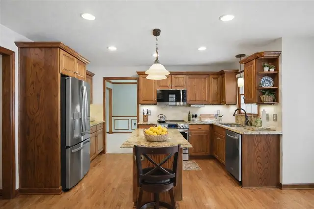 101 Brookshire Drive gallery image 7