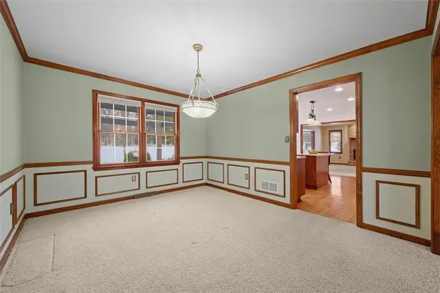 101 Brookshire Drive gallery image 14
