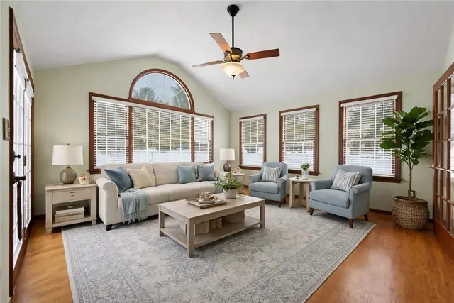 101 Brookshire Drive gallery image 17