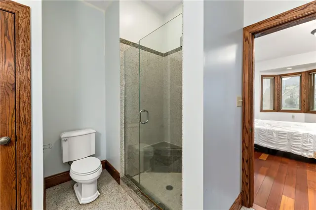 101 Majestic Dr gallery image 31