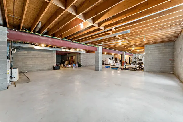 101 Majestic Dr gallery image 37