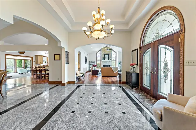 101 Majestic Dr gallery image 47