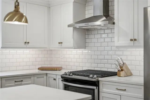 101 Meadcrest Street gallery image 19