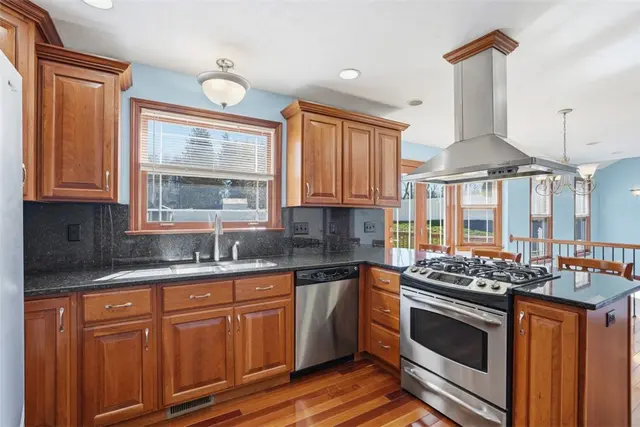 101 Saige Court gallery image 7