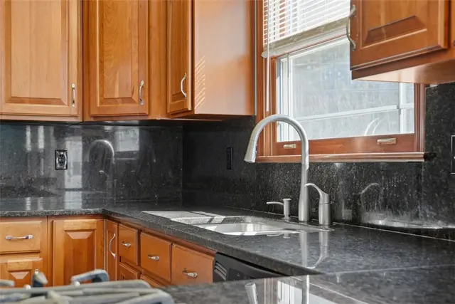 101 Saige Court gallery image 8