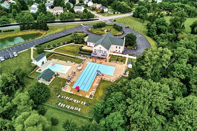 1010 Alpine Drive gallery image 3