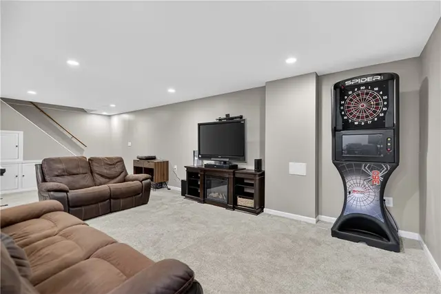 10107 Deer View Point gallery image 27