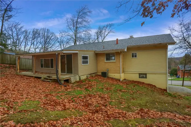 1012 Norton Drive gallery image 3