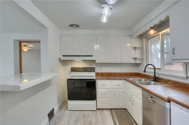 1012 Norton Drive gallery image 33