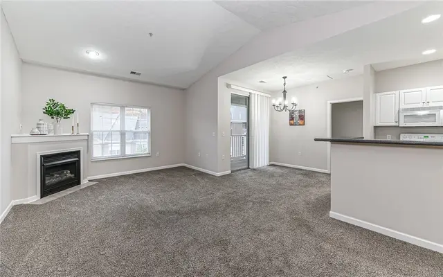 1012 Stockton Rdg gallery image 5