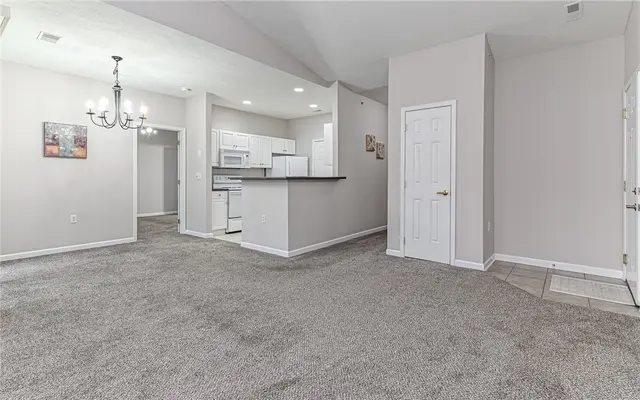 1012 Stockton Rdg gallery image 8