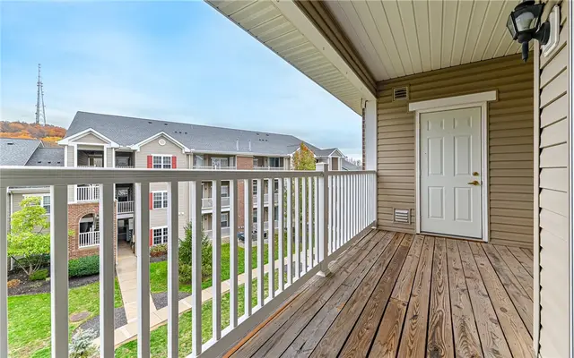 1012 Stockton Rdg gallery image 11