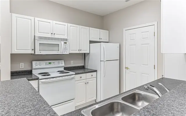 1012 Stockton Rdg gallery image 13