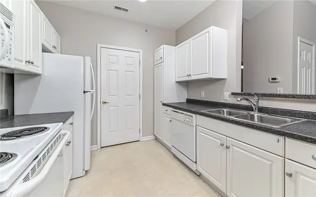 1012 Stockton Rdg gallery image 14