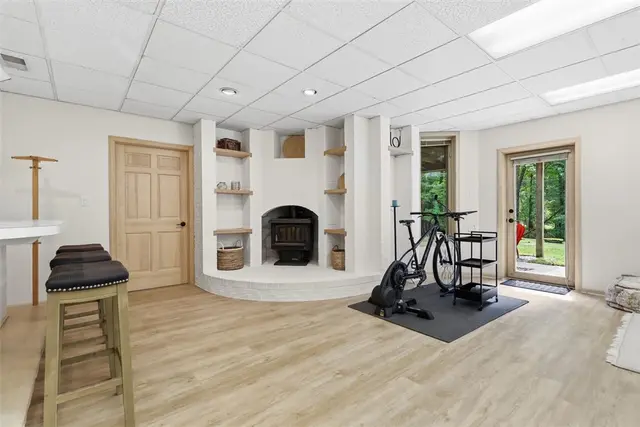 1012 Victoria Place gallery image 12
