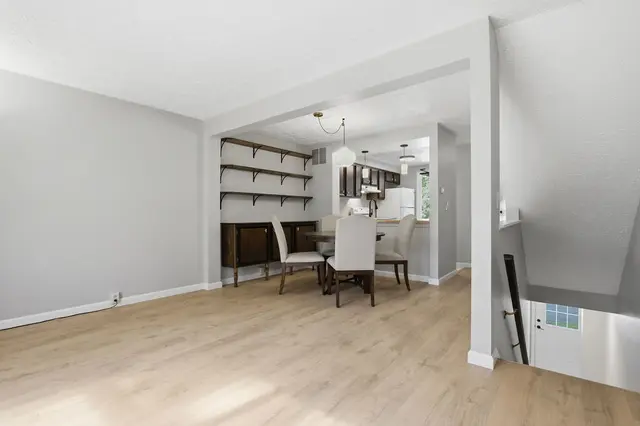 1013 Cottonwood COURT gallery image 5