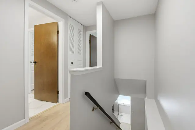 1013 Cottonwood COURT gallery image 12